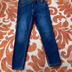 Curve Appeal Stretch Jeans. 6/28 Inseam 27